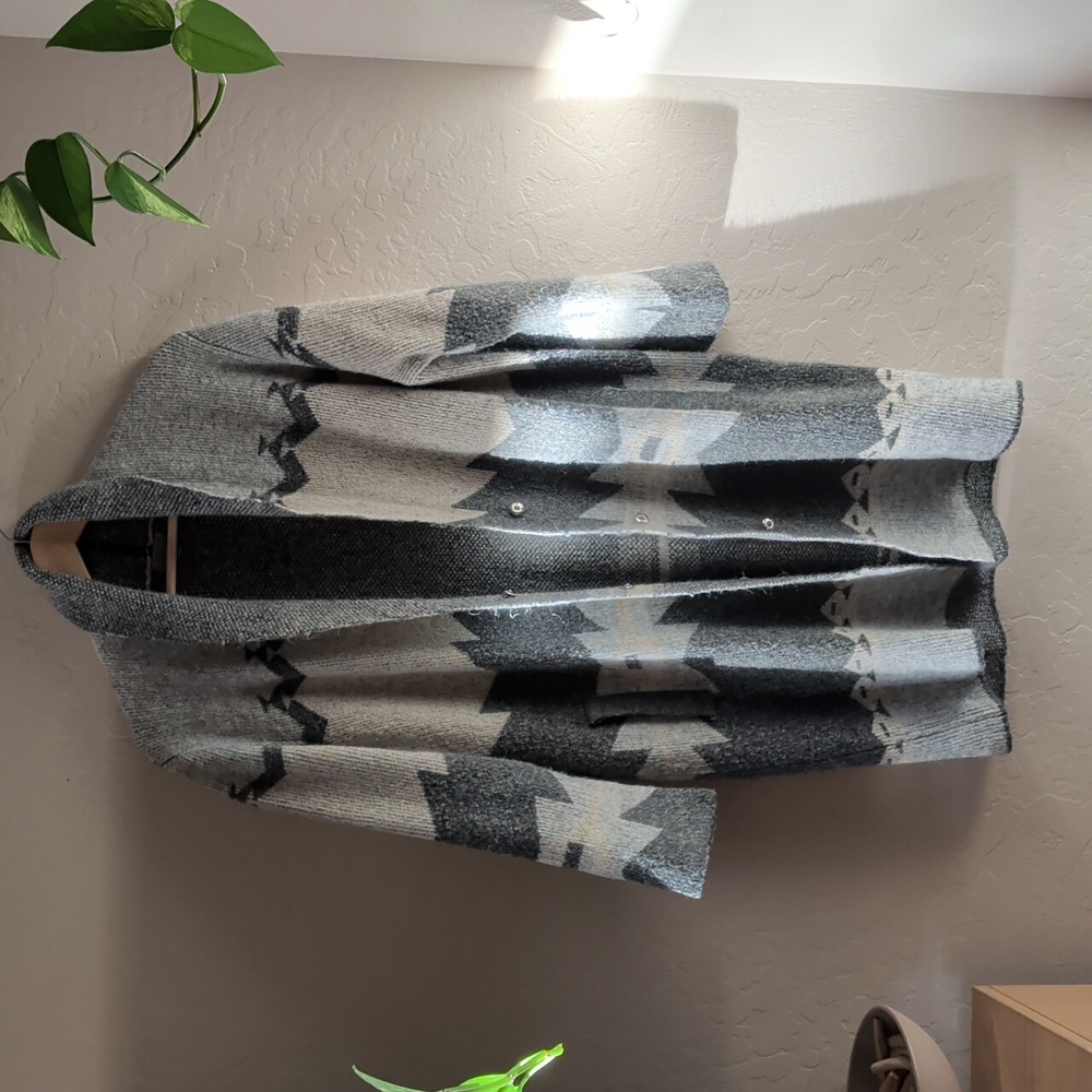 Joseph A. Tonal Gray Geometric Long Cardigan